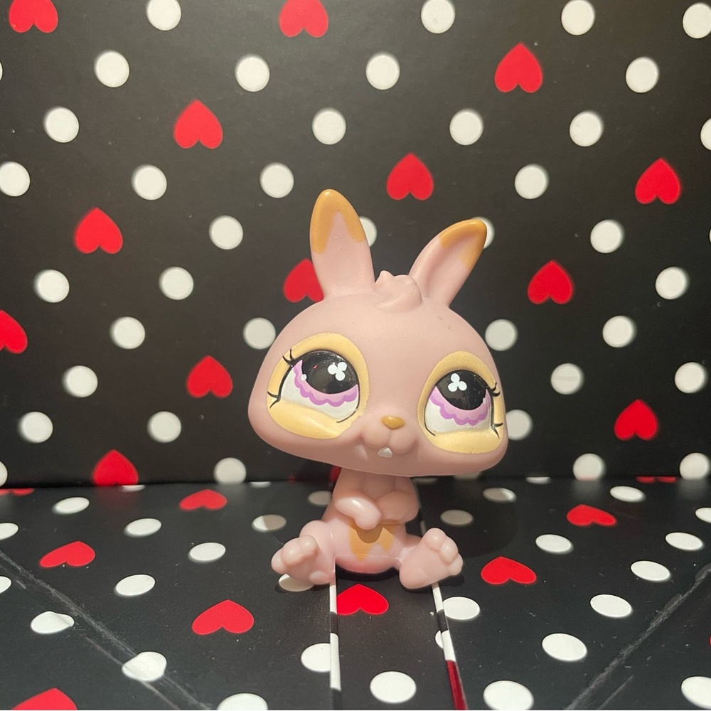 Littlest Pet Shop Bunny with Pink and Orange Details